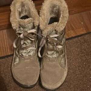 Women's Tan Winter Boots